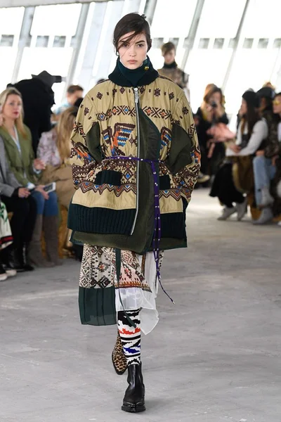 Look 19